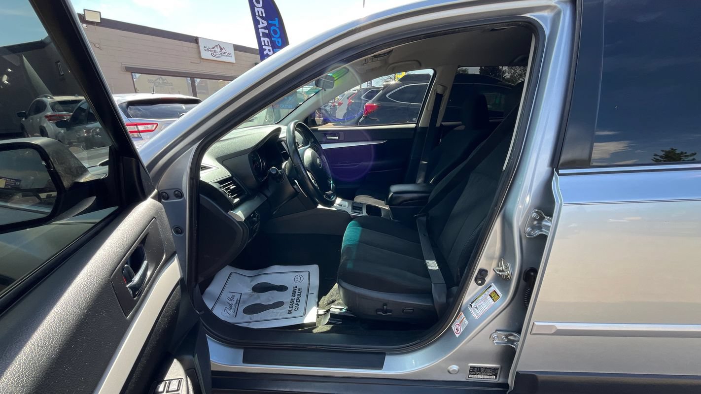 Used 2014 Subaru Outback 2.5i Premium w/ Accessory Value Package (OYX) AWD/4WD image 18