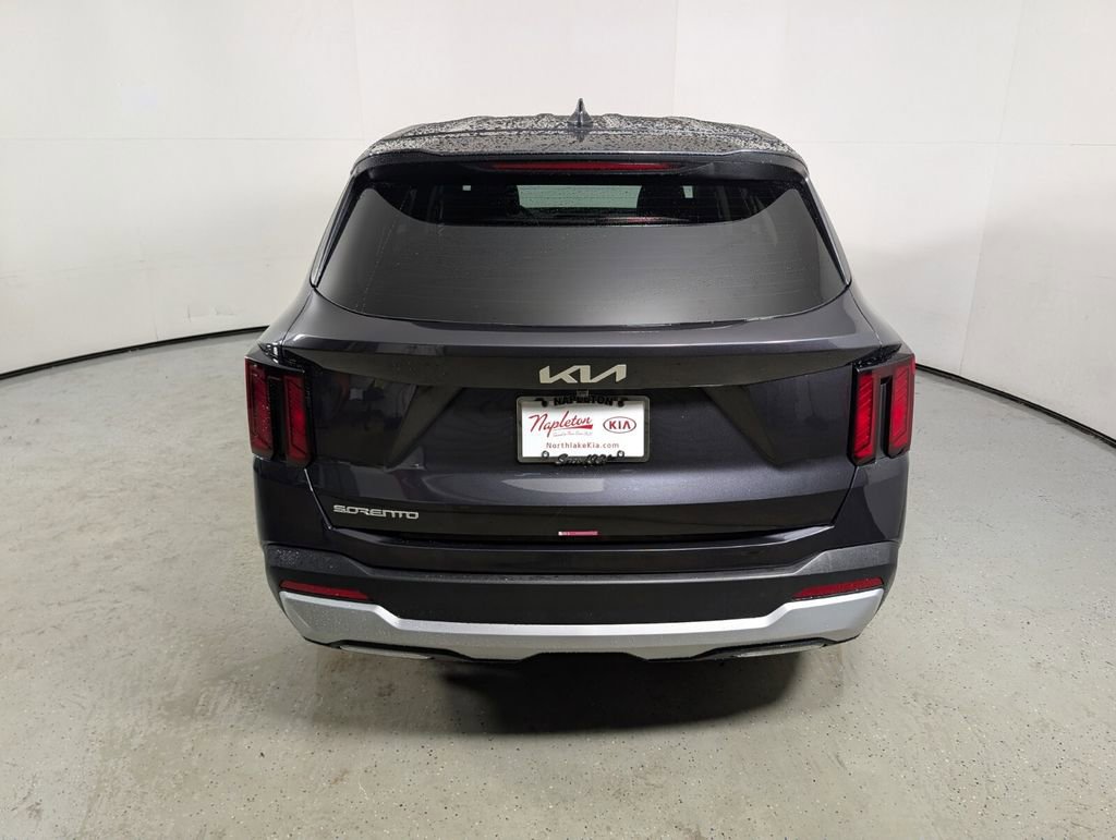 Used 2025 Kia Sorento LX image 6