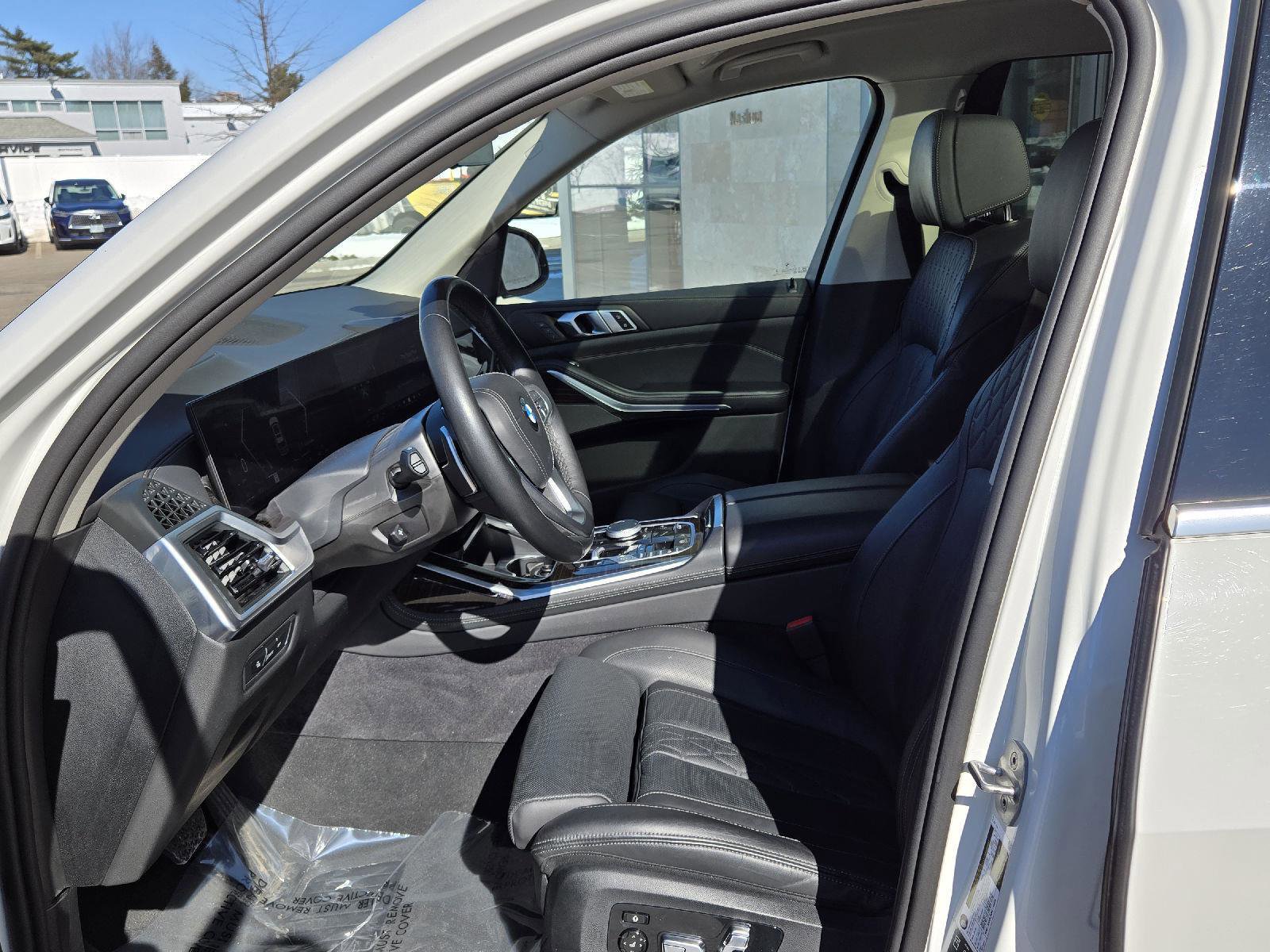 Used 2025 BMW X7 xDrive40i image 4