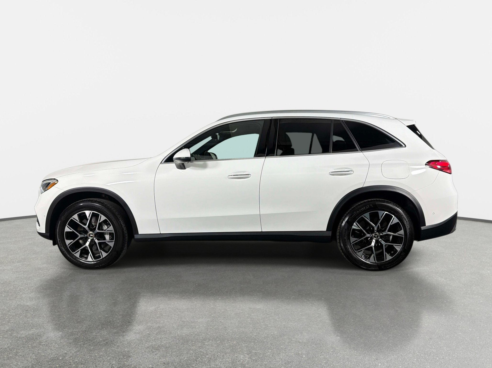 Used 2025 Mercedes-Benz GLC 350e 4MATIC image 12