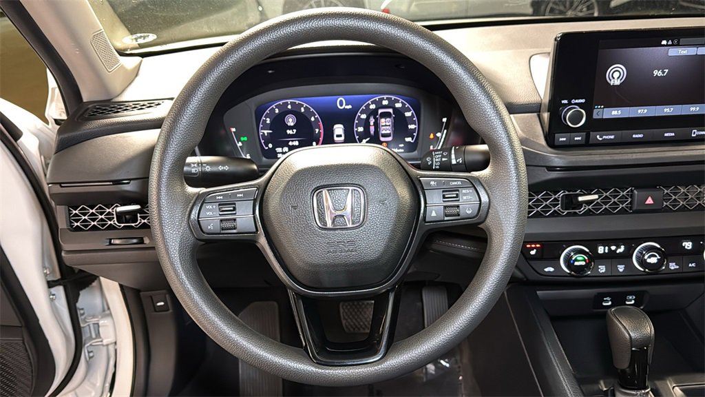 Used 2023 Honda Accord EX image 18