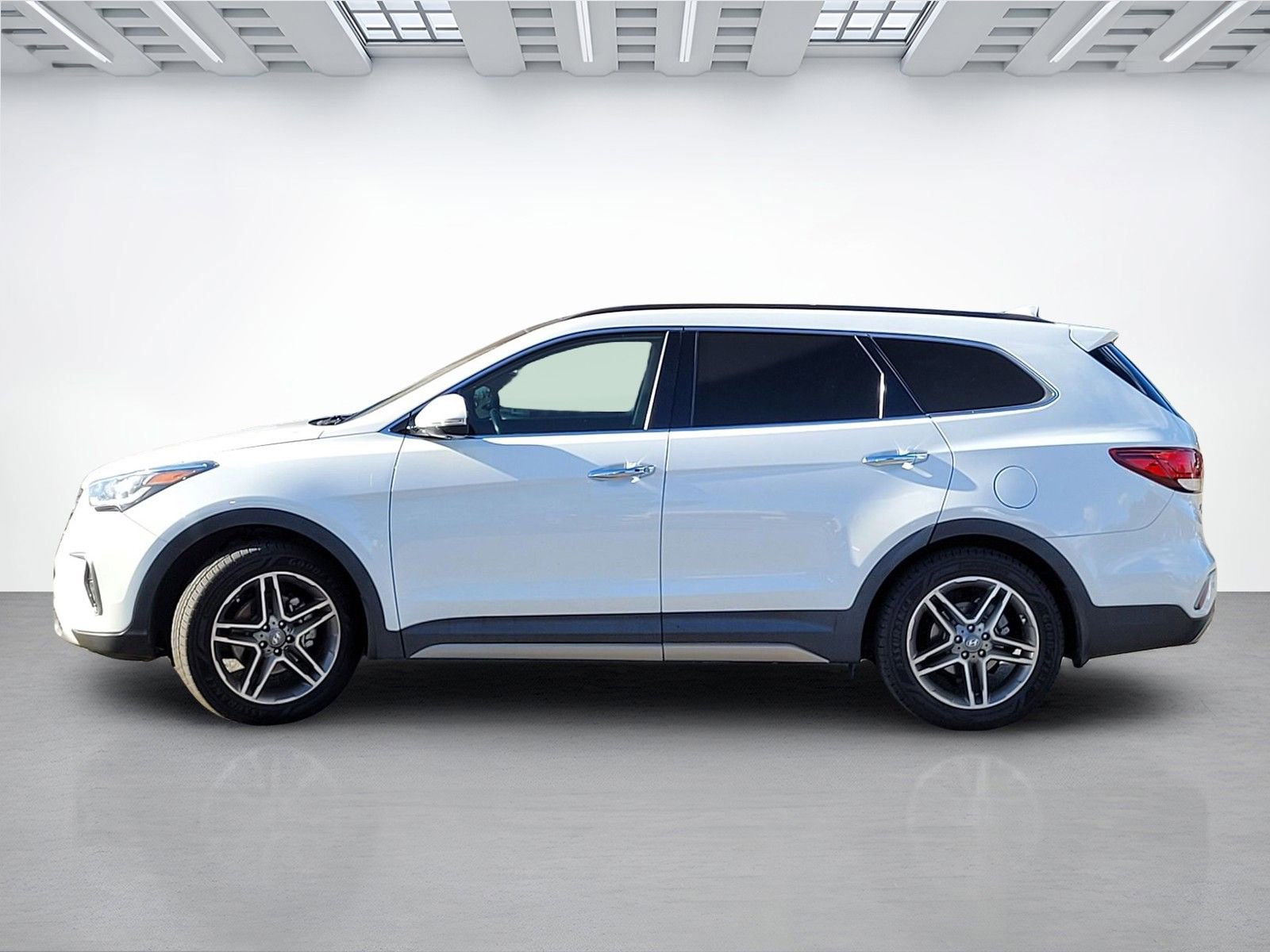 Used 2019 Hyundai Santa Fe XL image 14