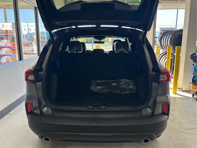 New 2025 Ford Escape ST-Line w/ Cold Weather Package image 36