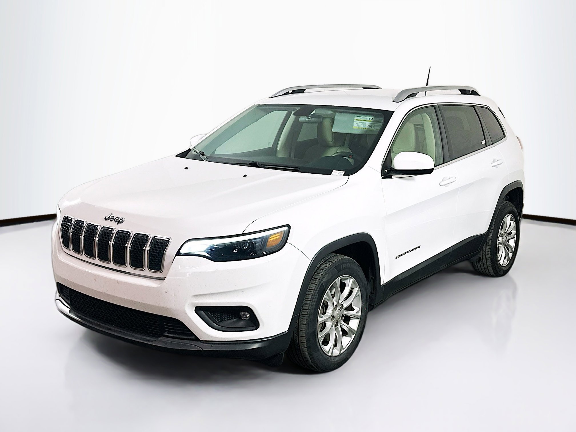 Used 2019 Jeep Cherokee Latitude w/ Popular Appearance Group image 3