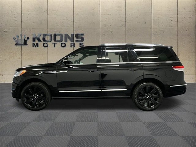 Used 2024 Lincoln Navigator Reserve image 4