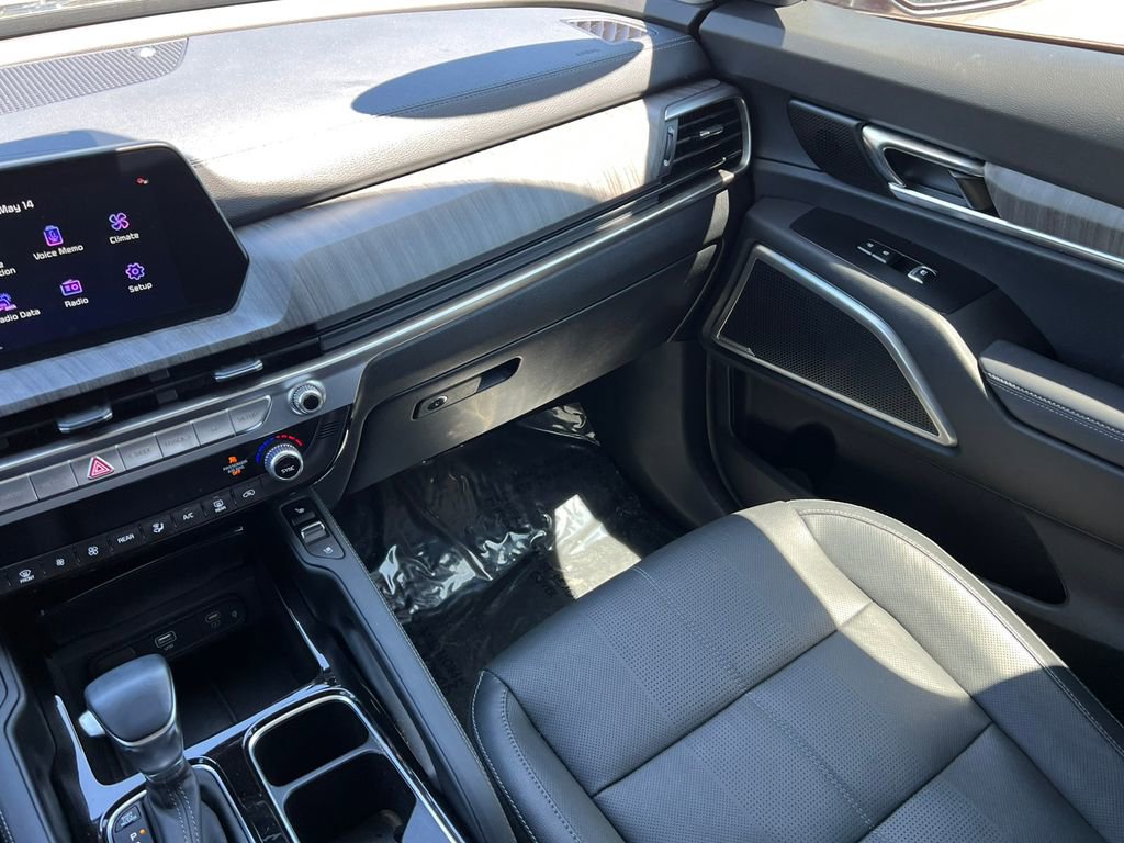 Used 2024 Kia Telluride EX w/ EX Captain's Chair Package FWD image 33