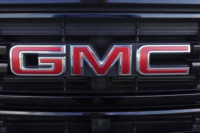 Used 2023 GMC Acadia SLE w/ Driver Convenience Package image 41