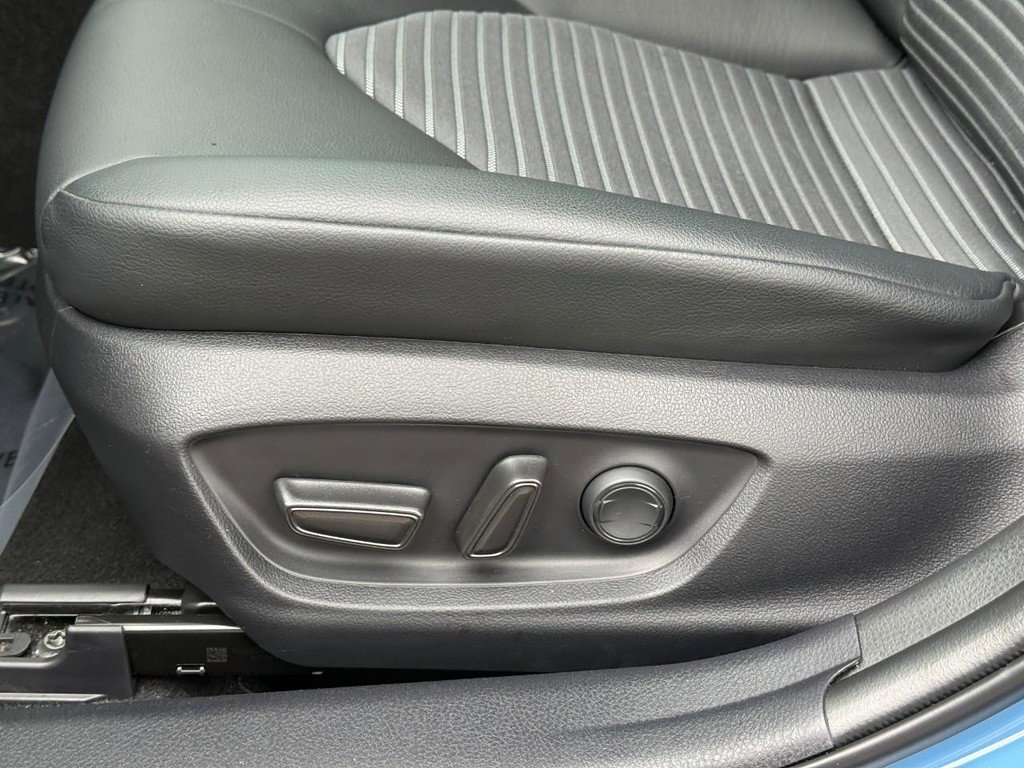 Used 2023 Toyota Camry SE image 17