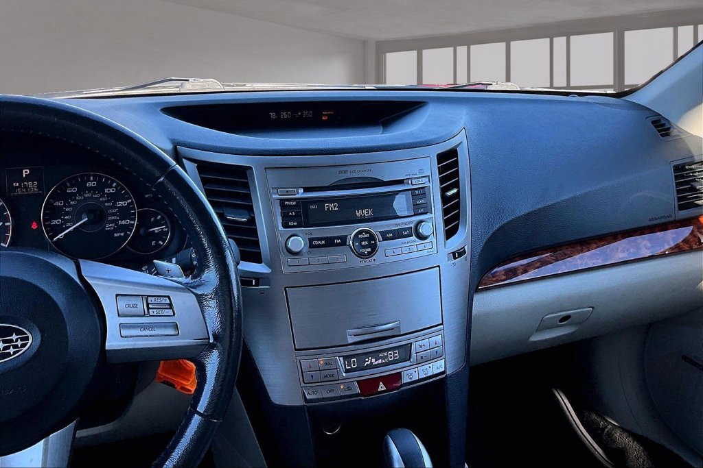 Used 2011 Subaru Outback 2.5i Limited AWD/4WD image 6