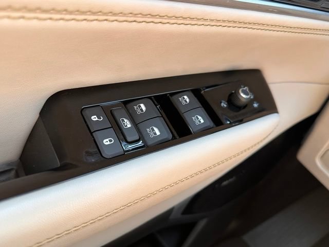 Used 2025 Jeep Wagoneer Series III w/ Premium Group I AWD/4WD image 17
