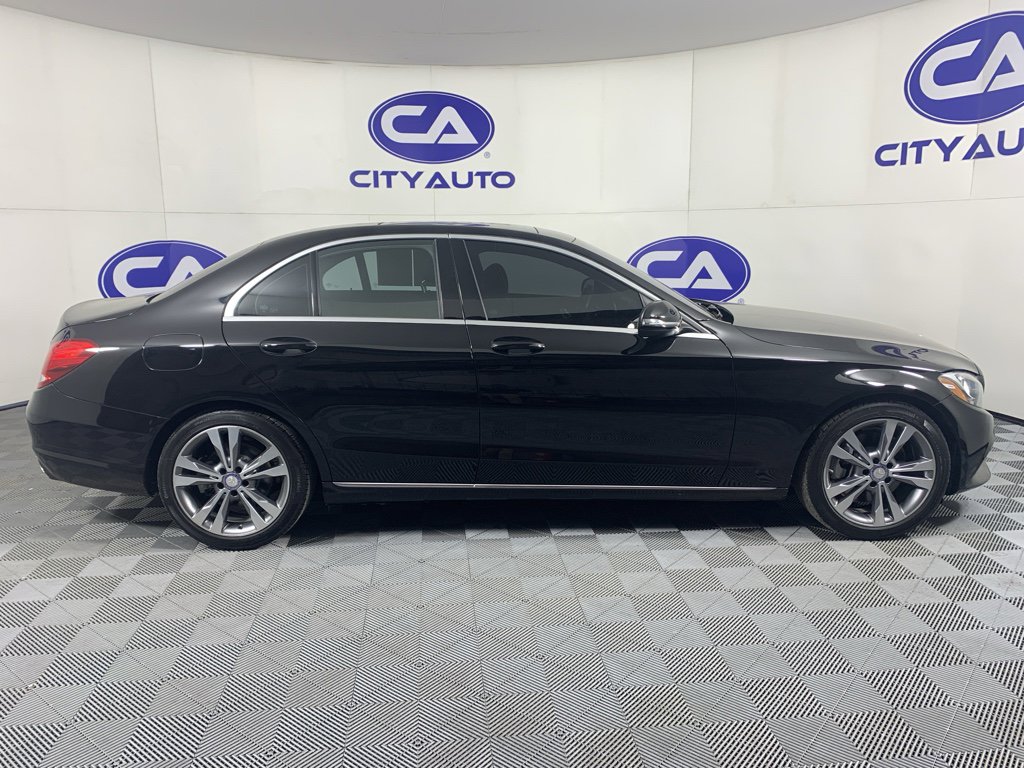 Used 2017 Mercedes-Benz C 300 Sedan image 2