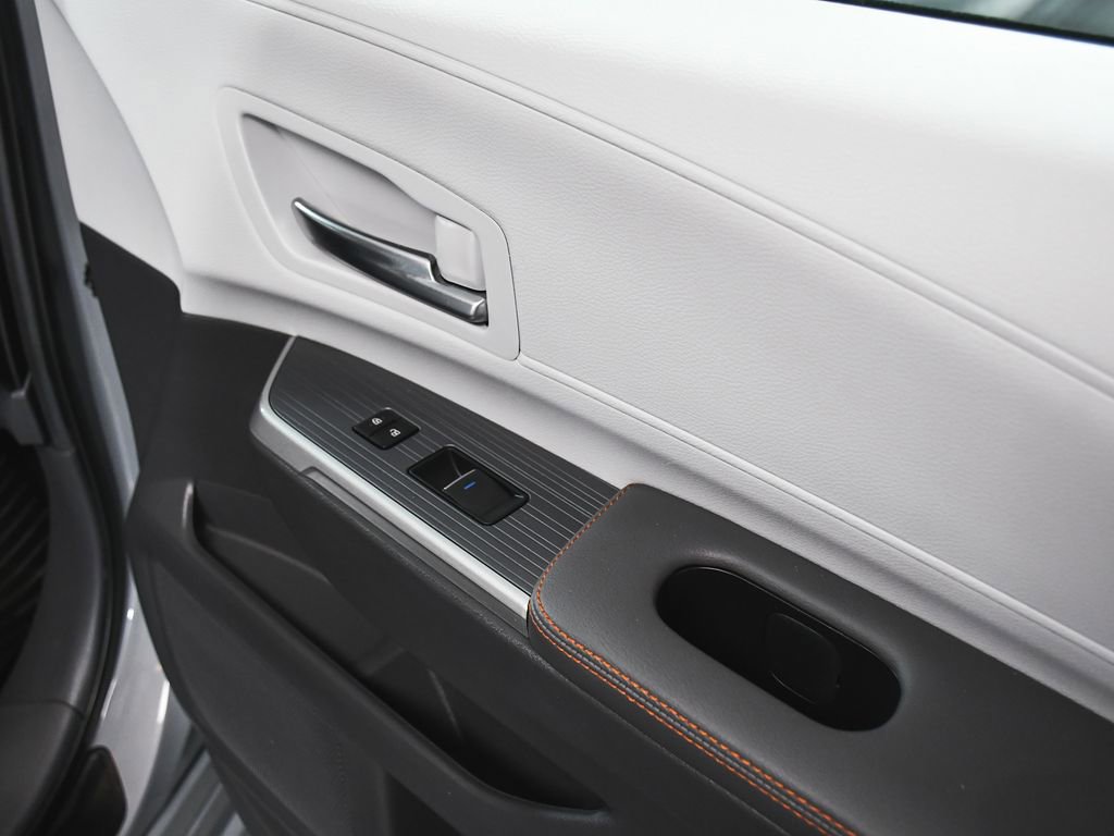Used 2024 Toyota Sienna XSE image 15
