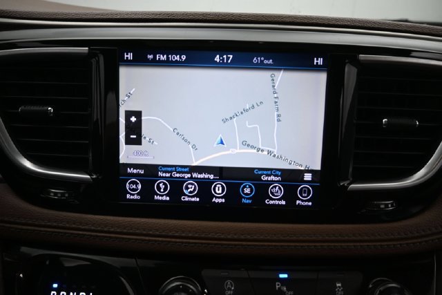 Used 2018 Chrysler Pacifica Limited FWD image 23