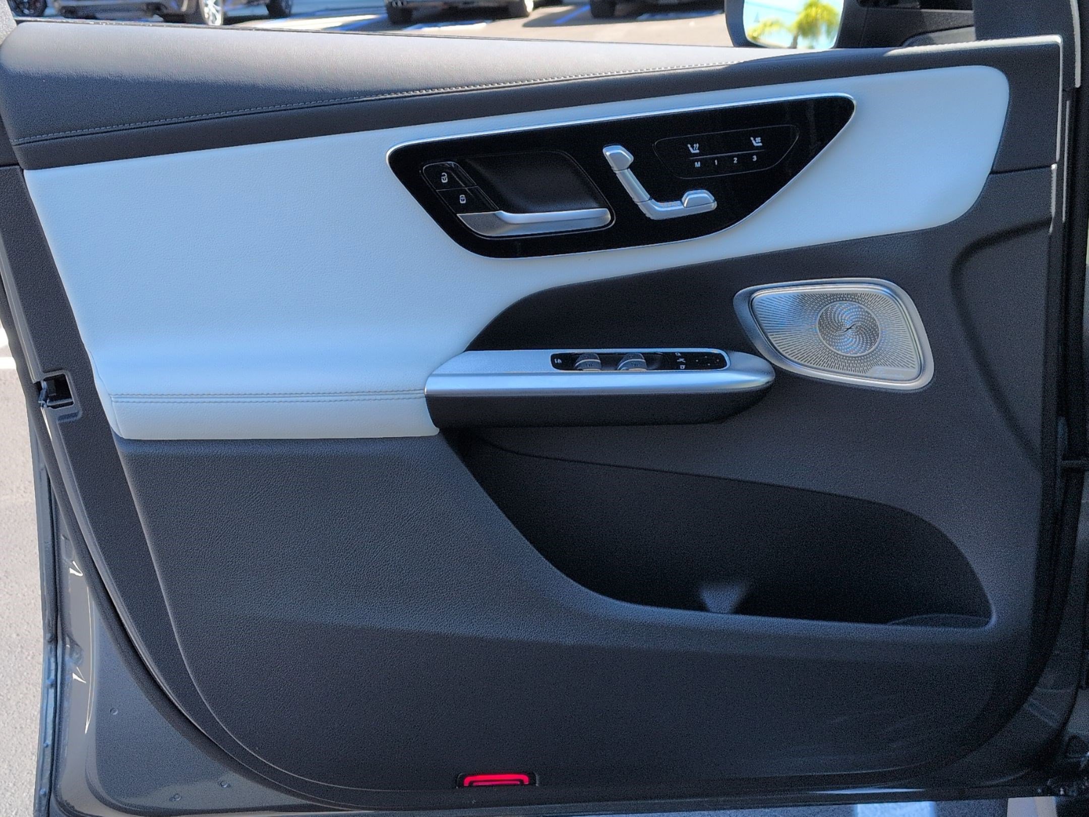 Used 2023 Mercedes-Benz GLC 300 4MATIC image 14