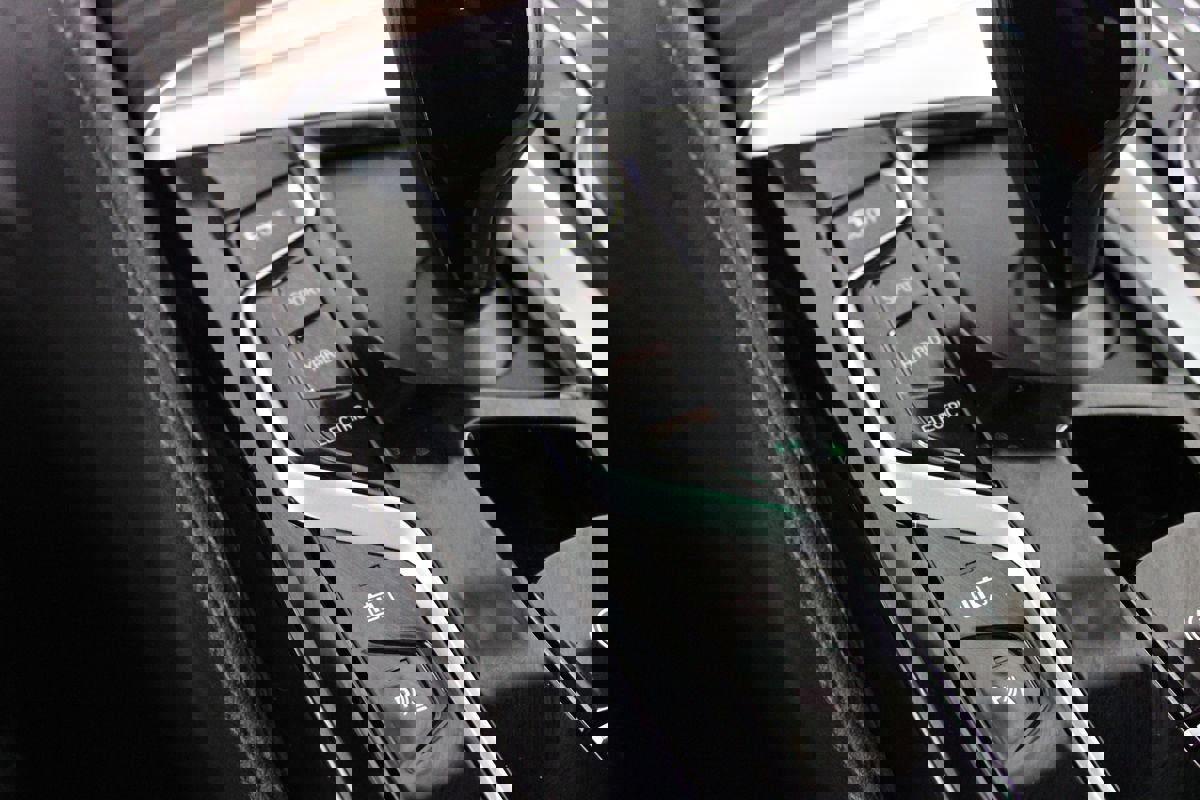 Used 2023 BMW 530e 530e w/ M Sport Package image 26