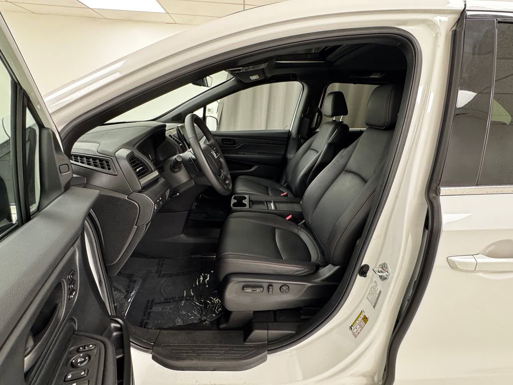 Used 2024 Honda Odyssey Sport image 10