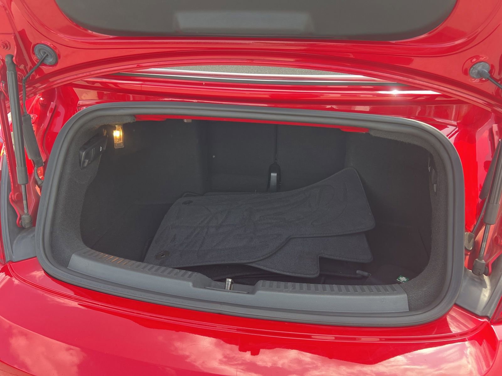 Used 2013 Volkswagen Beetle 2.5 FWD image 22