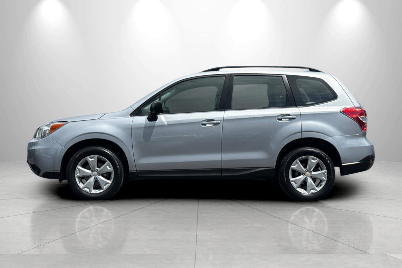 Used 2016 Subaru Forester 2.5i w/ Alloy Wheel Package AWD/4WD image 5