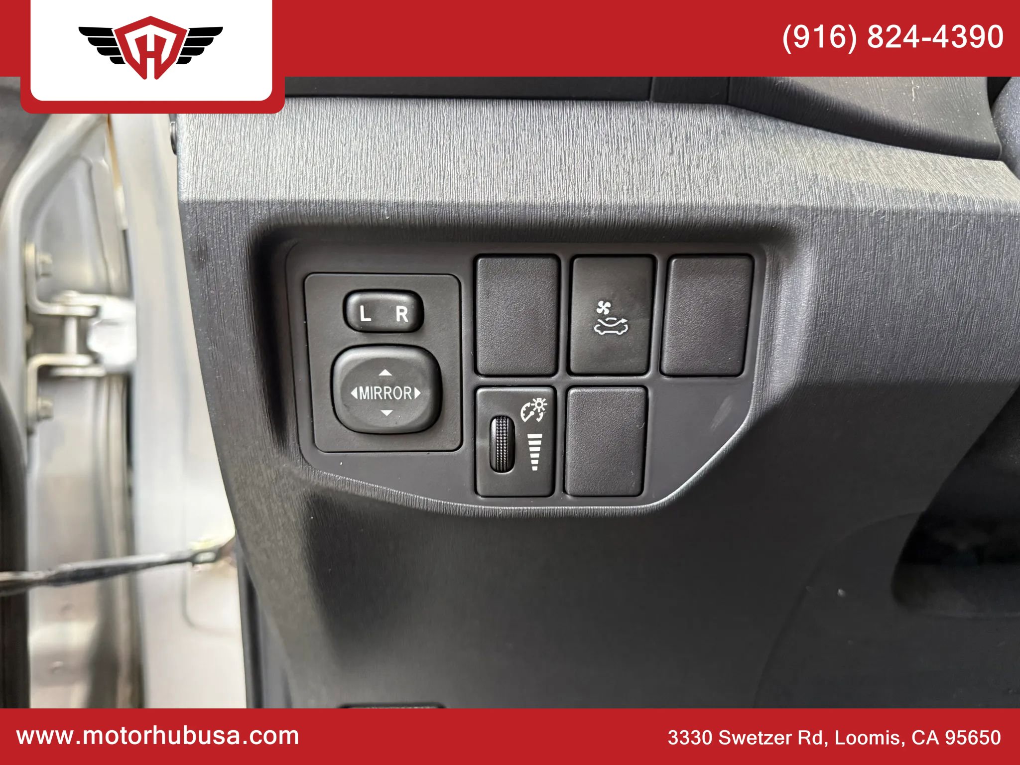 Used 2013 Toyota Prius Four w/ Deluxe Solar Roof Pkg FWD image 44