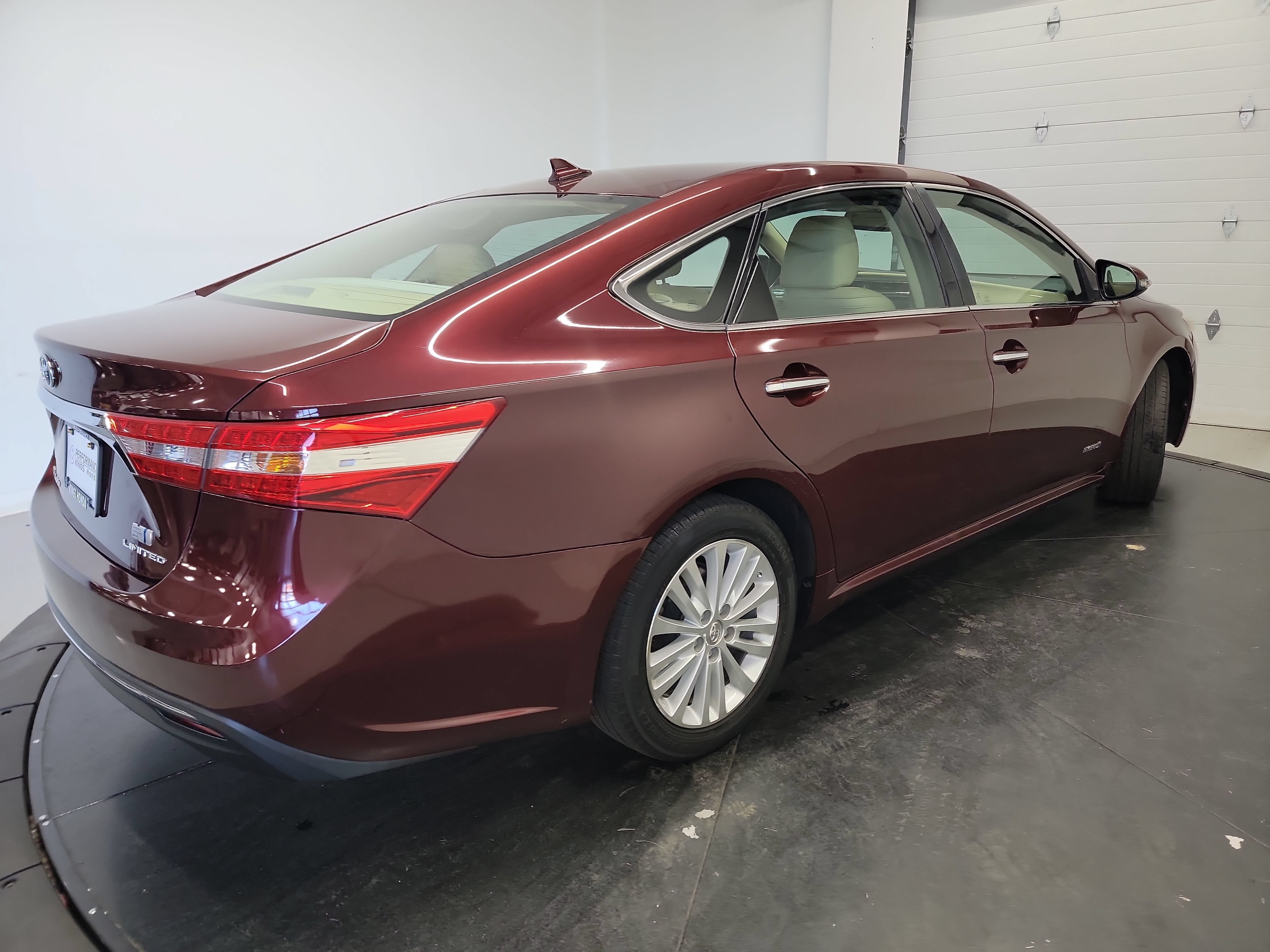 Used 2014 Toyota Avalon Limited FWD image 9