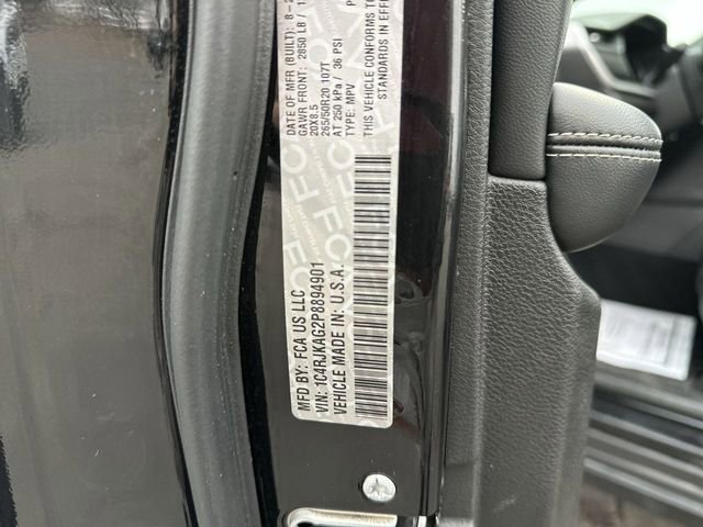 Used 2023 Jeep Grand Cherokee L Laredo image 34