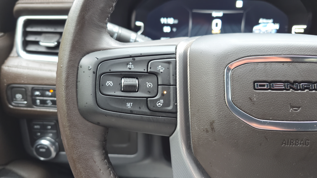 Used 2022 GMC Yukon XL Denali AWD/4WD image 14