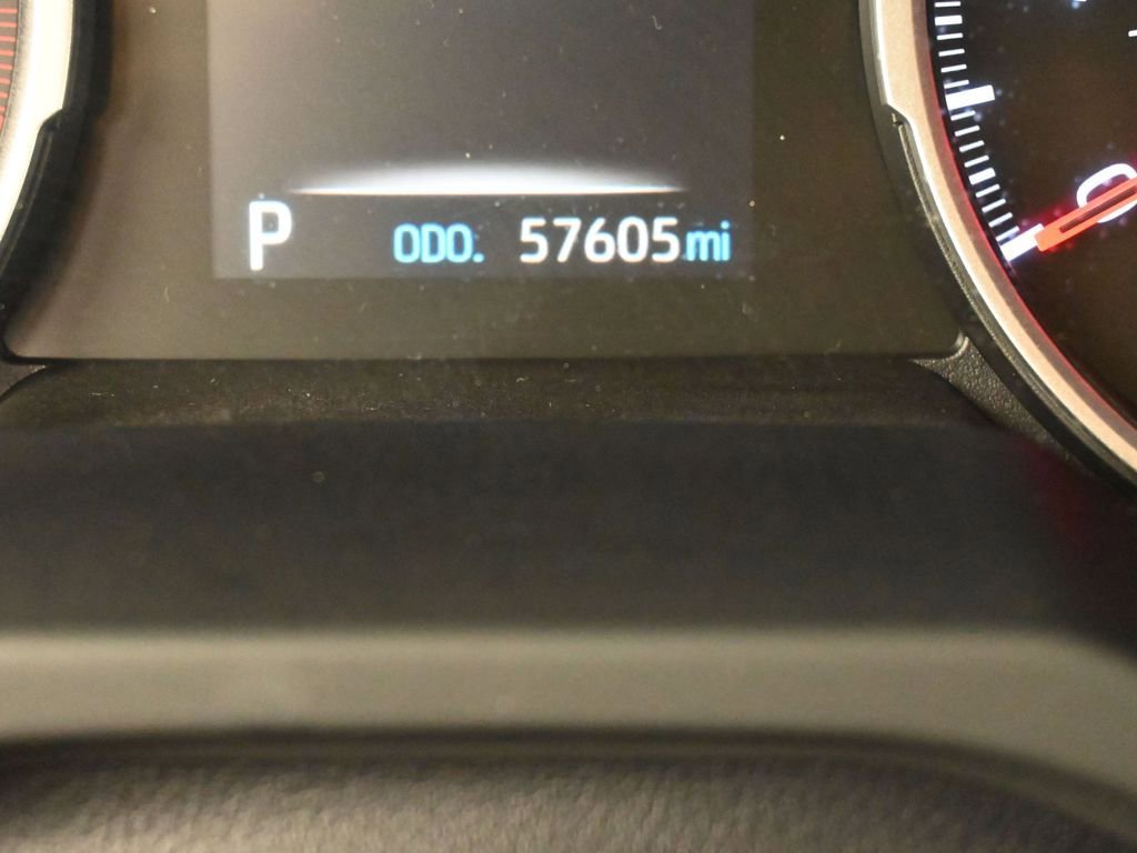 Used 2019 Toyota RAV4 LE image 29