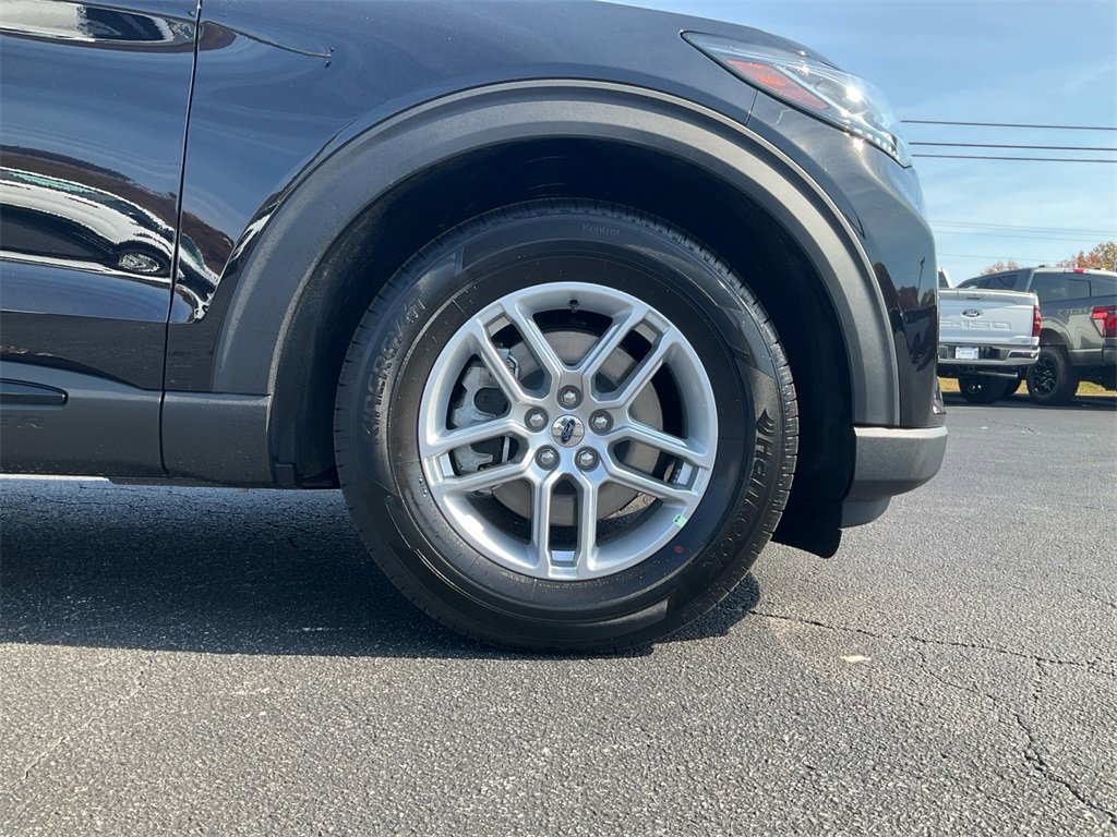 New 2026 Ford Explorer Active w/ Active Comfort Package image 10