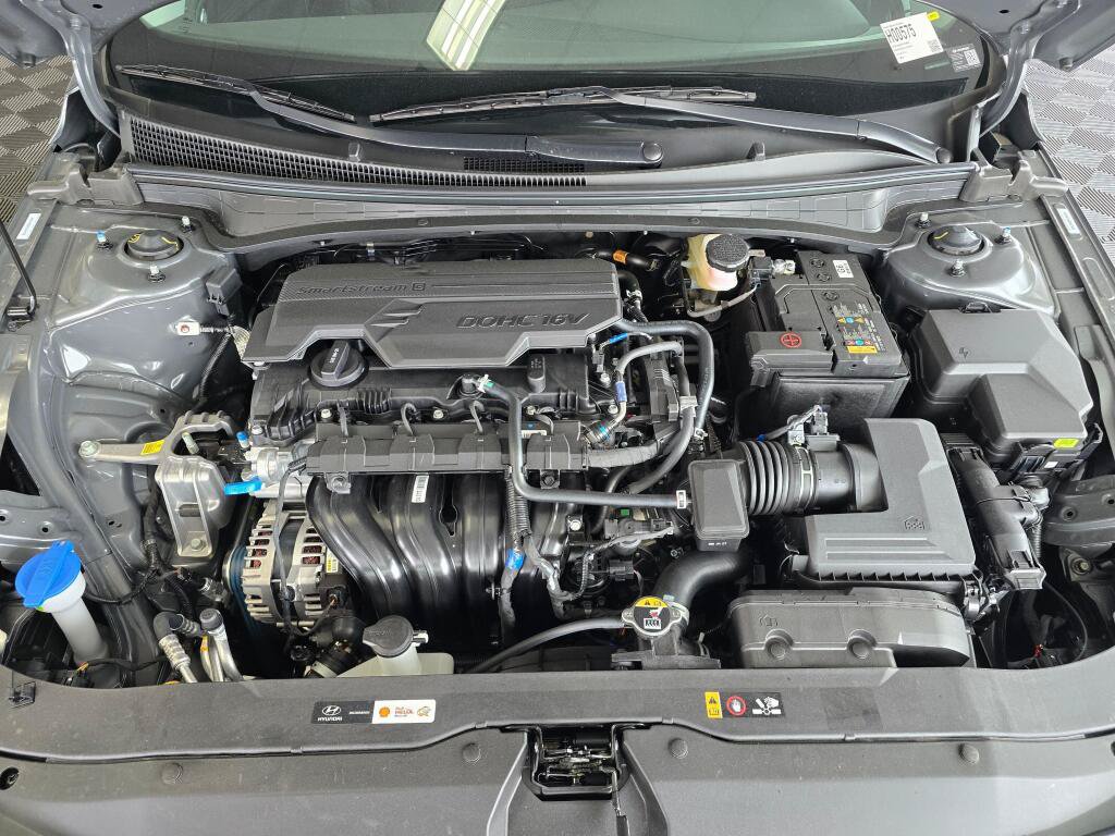 New 2026 Hyundai Elantra Limited FWD image 11