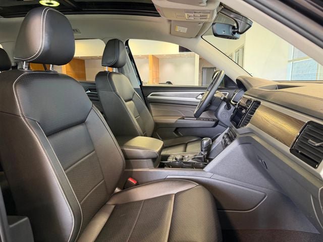 Used 2023 Volkswagen Atlas SE w/ Panoramic Sunroof Package AWD/4WD image 24