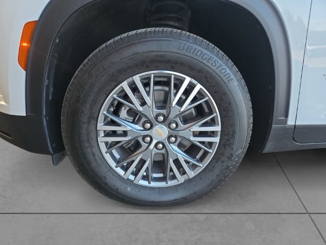 Certified 2026 Chevrolet Traverse LT FWD image 9