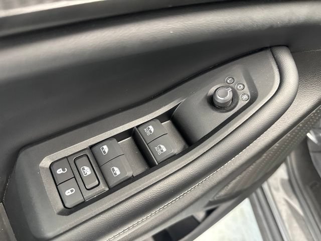 Used 2024 Jeep Grand Cherokee L Altitude AWD/4WD image 21