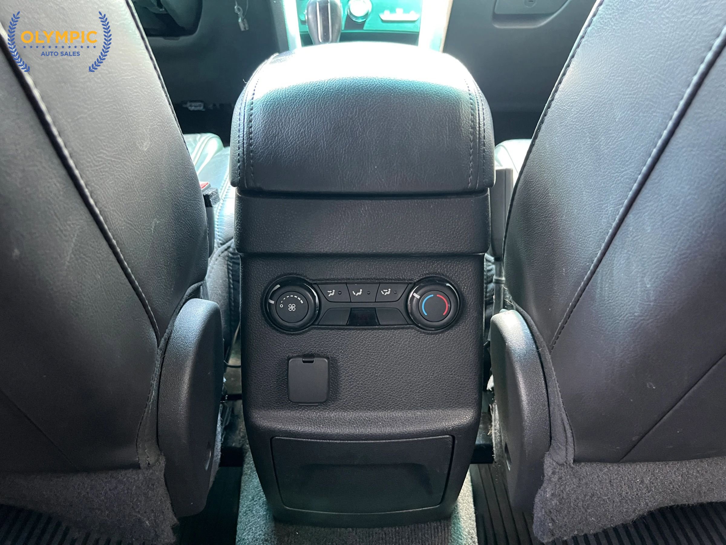 Used 2014 Ford Explorer XLT w/ Equipment Group 202A FWD image 35