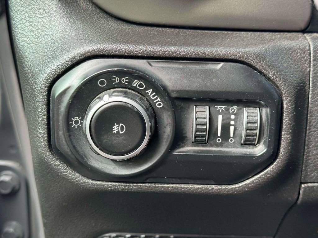 Used 2018 Jeep Wrangler Unlimited Sport S AWD/4WD image 20