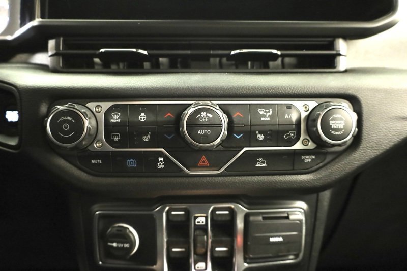 Used 2024 Jeep Wrangler Unlimited image 21