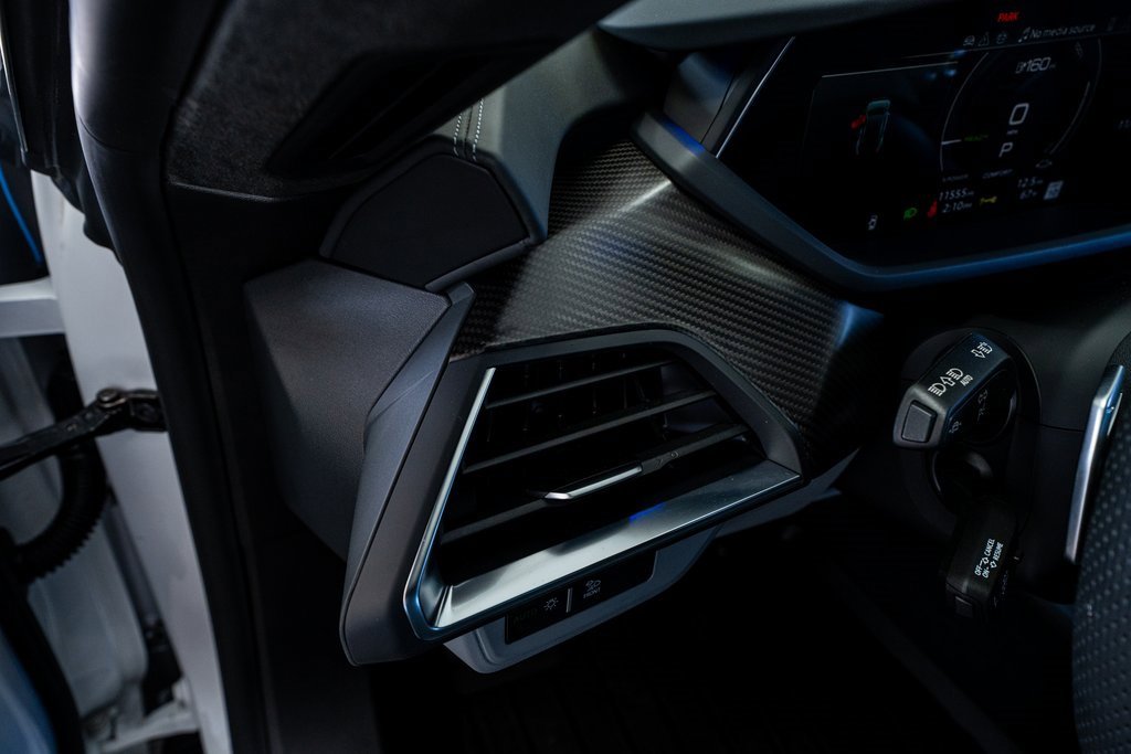 Used 2024 Audi e-tron GT Prestige image 36