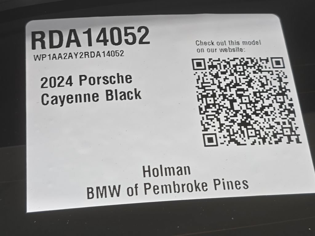 Used 2024 Porsche Cayenne AWD/4WD image 32
