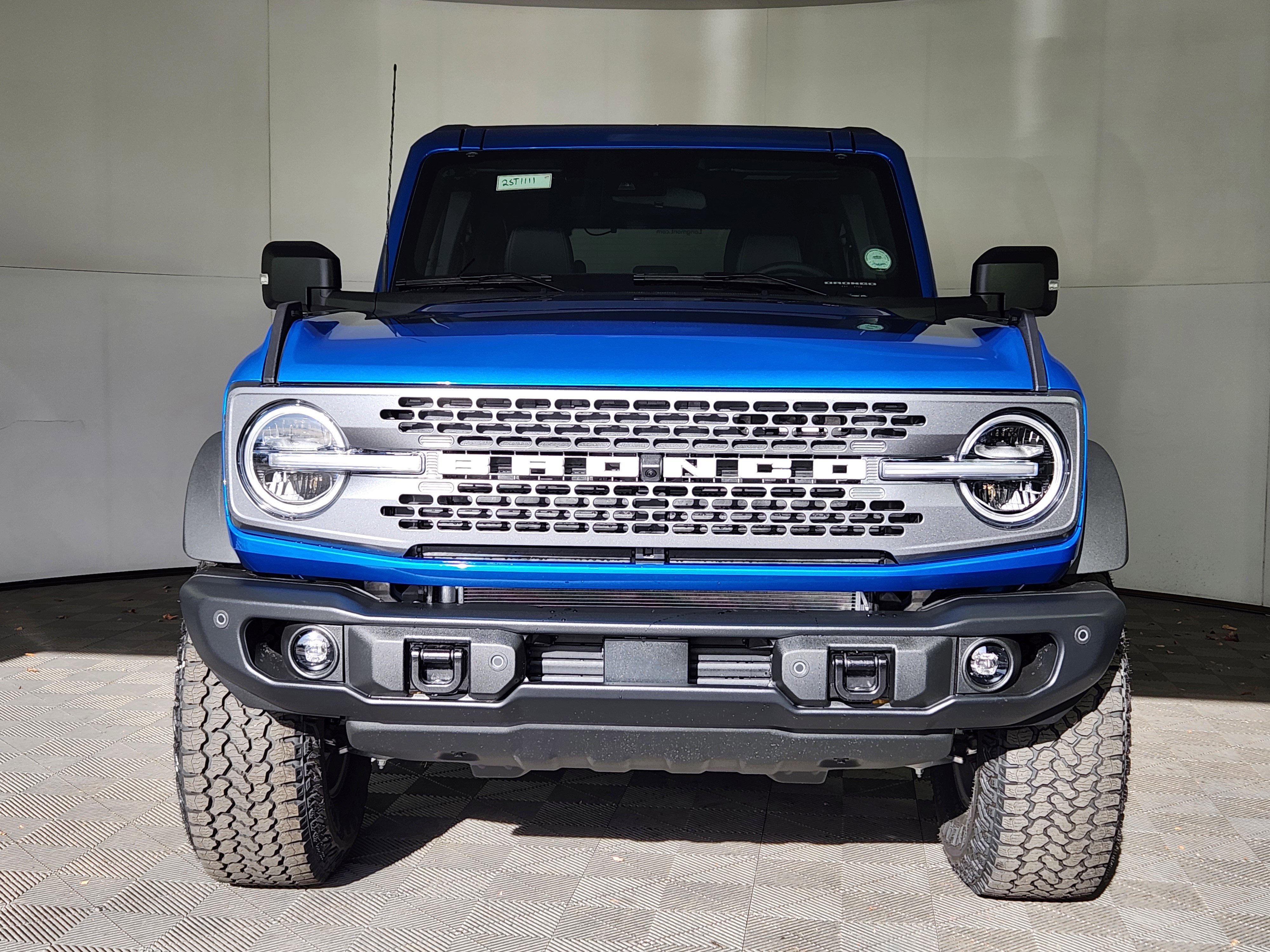 New 2025 Ford Bronco Badlands image 2