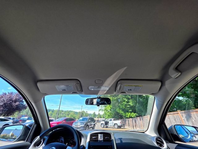 Used 2015 Nissan Versa SV FWD image 32