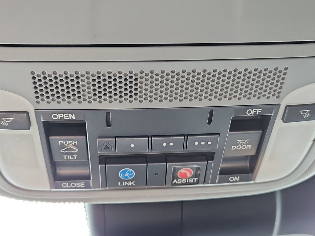 Used 2015 Acura TLX w/ Technology Package image 35