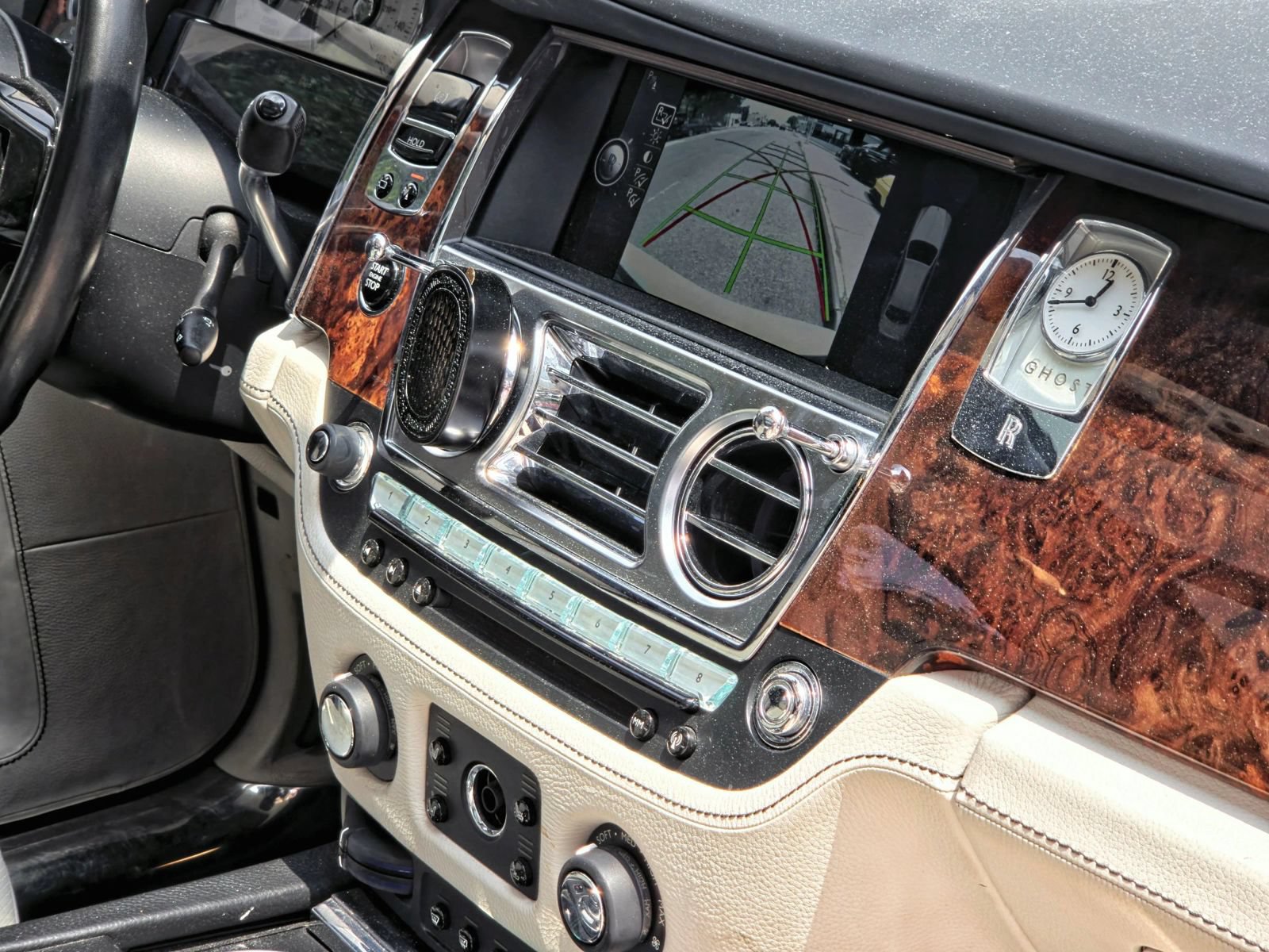 Used 2012 Rolls-Royce Ghost RWD image 22