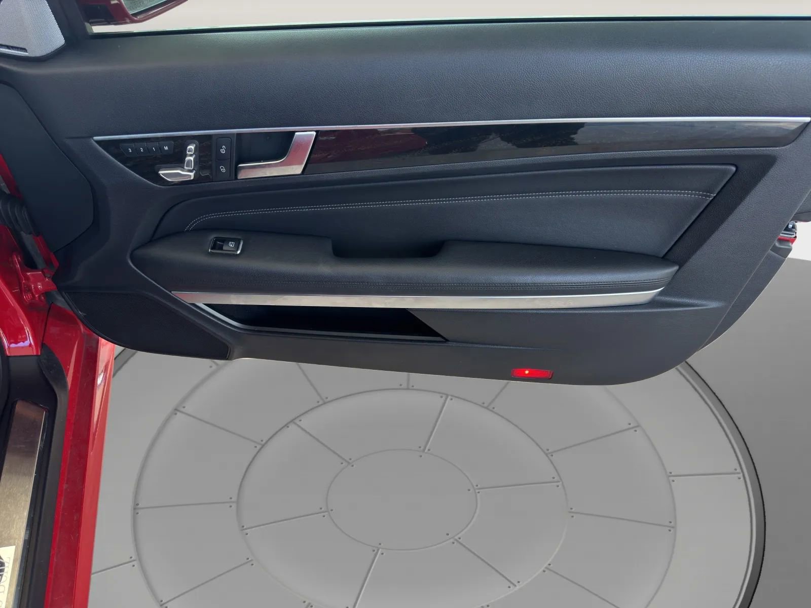 Used 2015 Mercedes-Benz E 550 Coupe w/ Premium 1 Package image 17