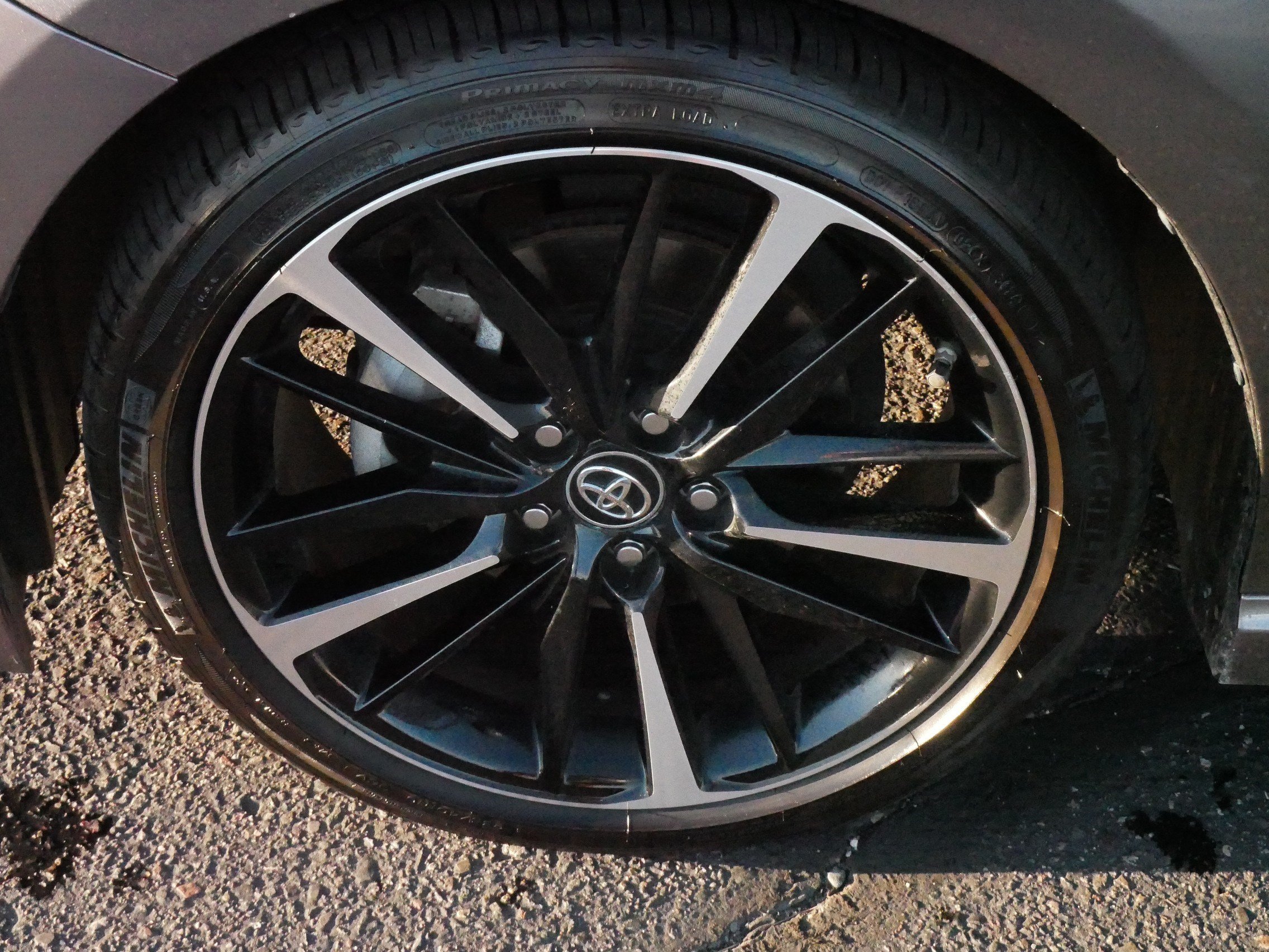 Used 2018 Toyota Camry XSE FWD image 15