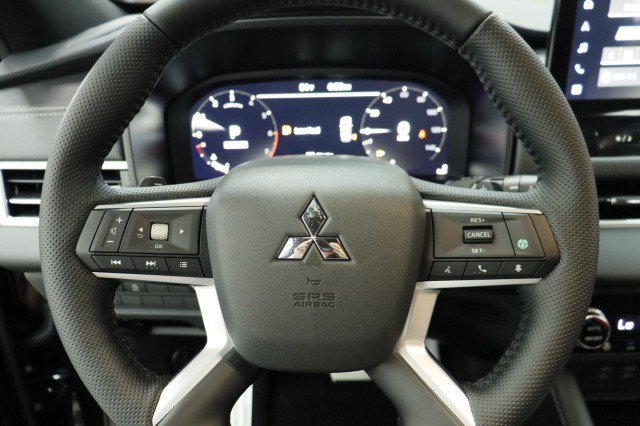 New 2026 Mitsubishi Outlander SEL Black Edition FWD image 8