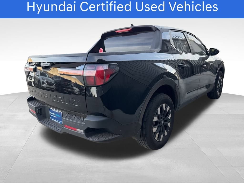 Certified 2025 Hyundai Santa Cruz SE image 3