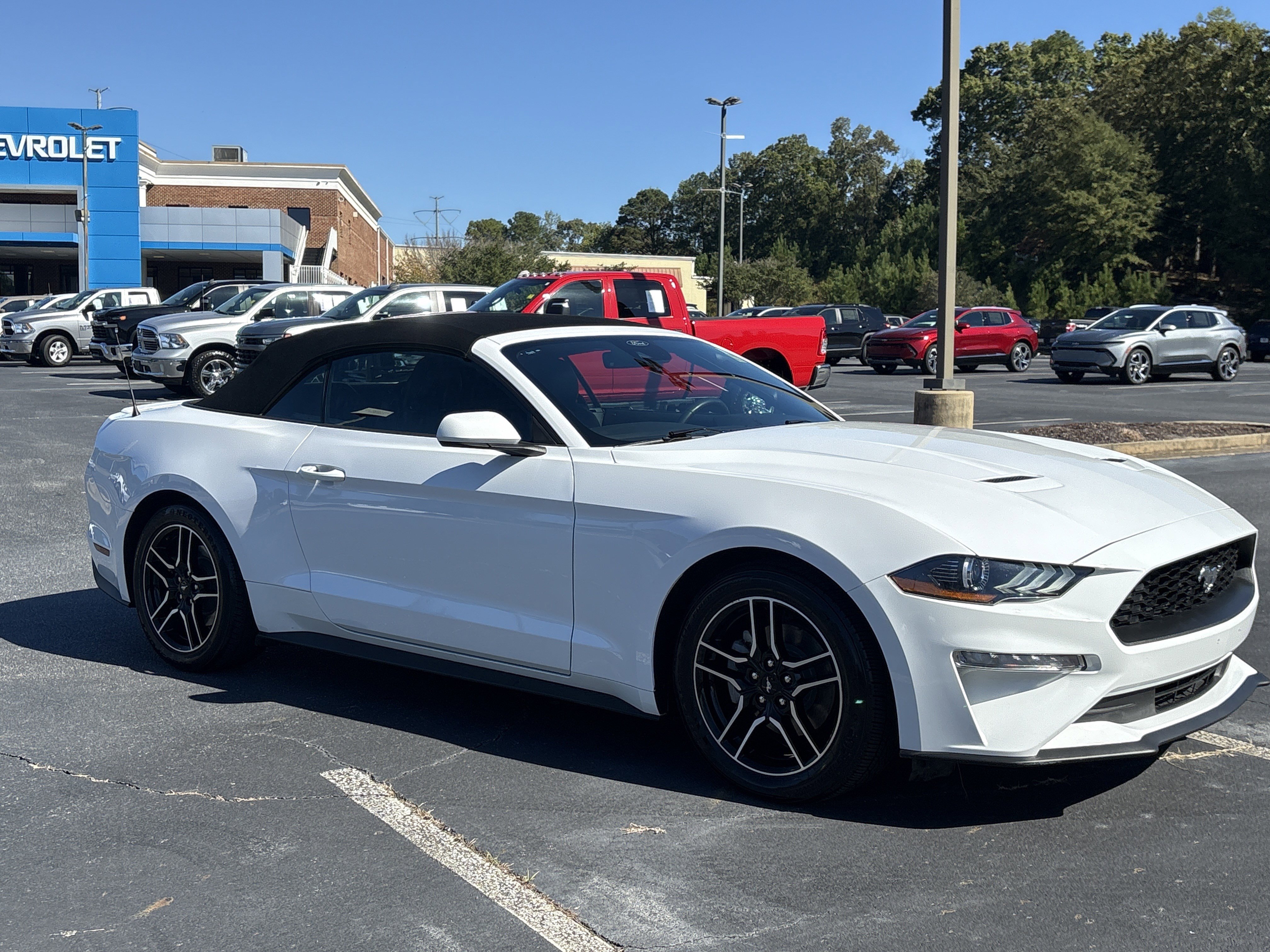 Used 2023 Ford Mustang Premium image 3