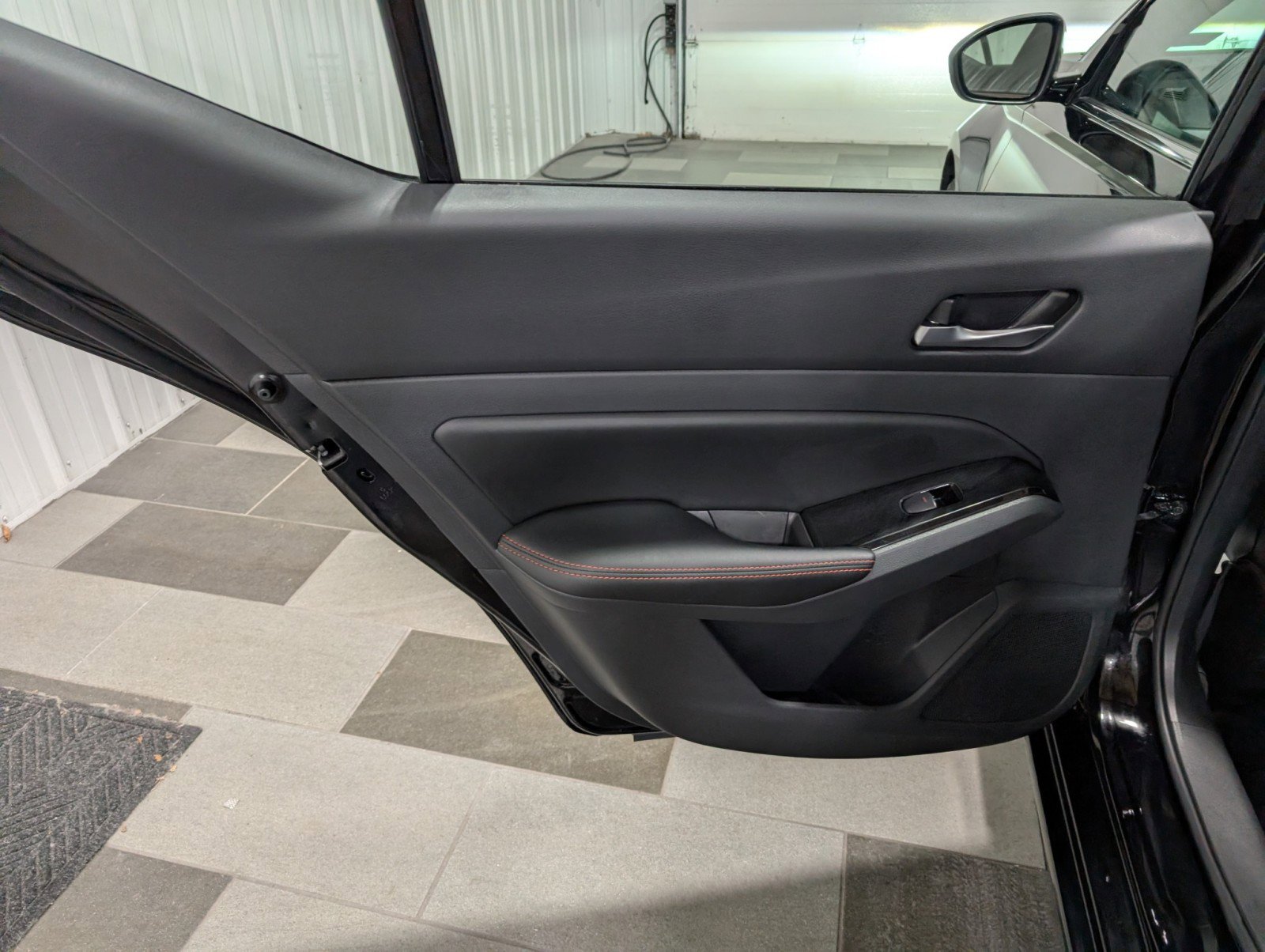 Used 2025 Nissan Altima 2.5 SR image 8