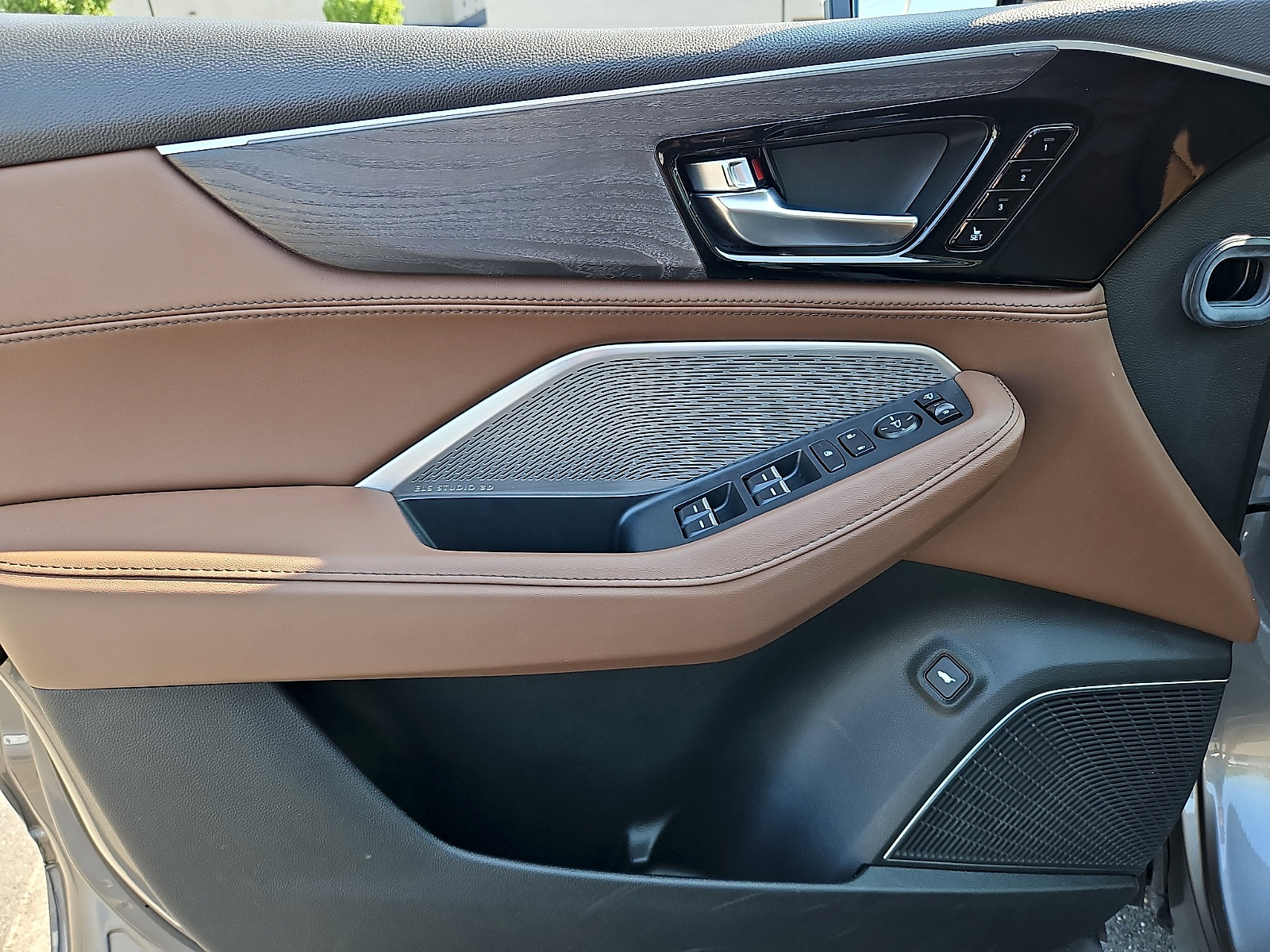 Certified 2023 Acura MDX SH-AWD w/ Advance Package image 14