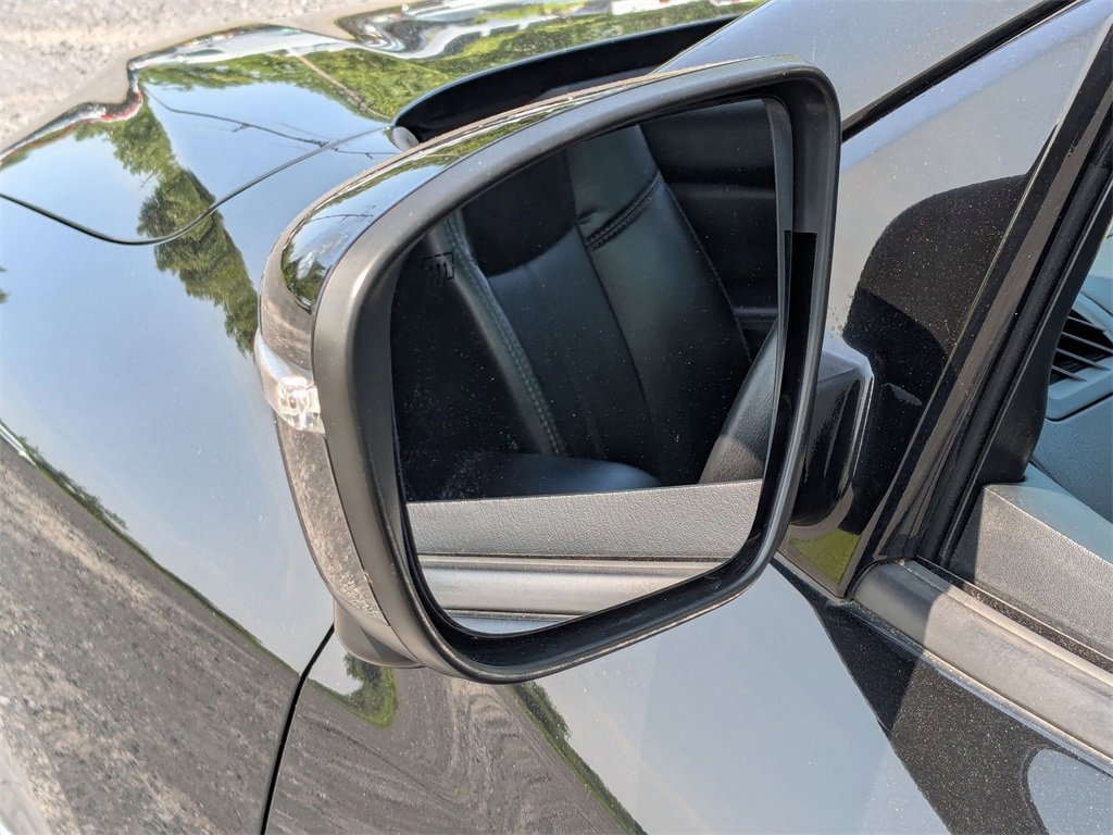 Used 2020 Nissan Pathfinder Platinum image 10