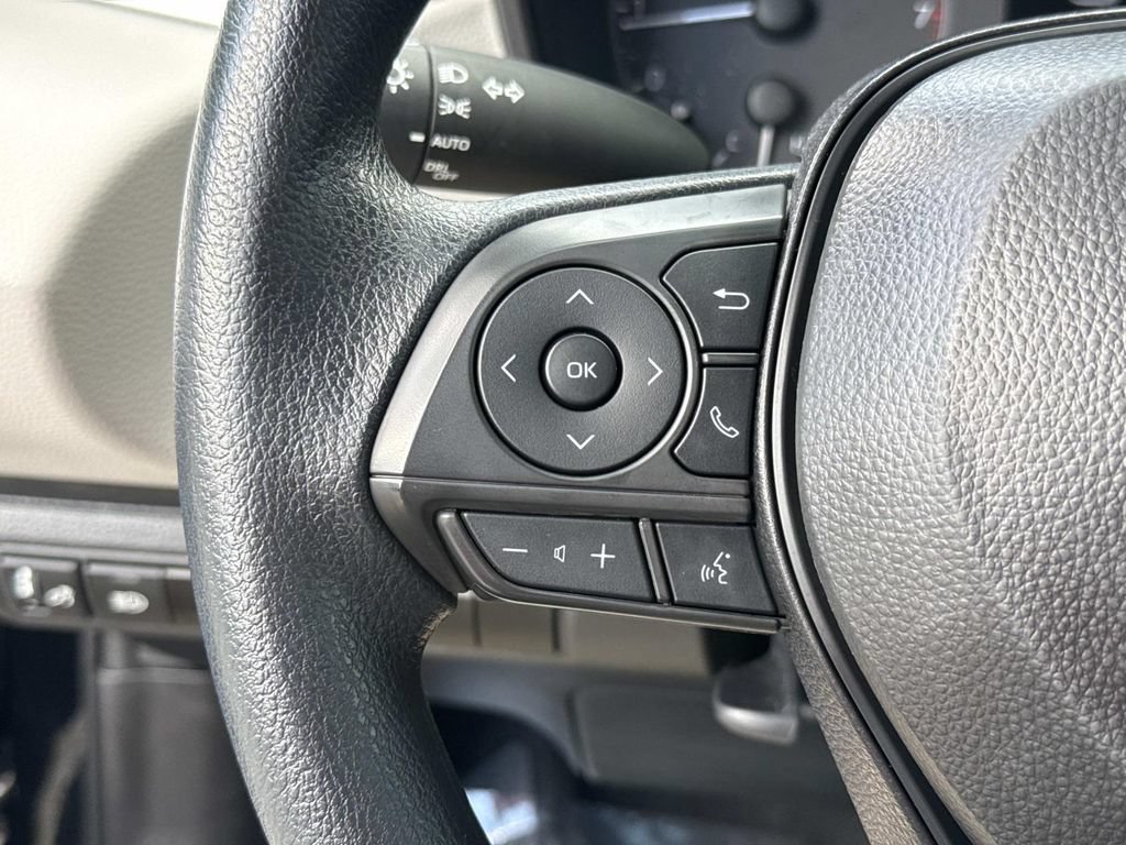 Used 2025 Toyota Corolla LE FWD image 36